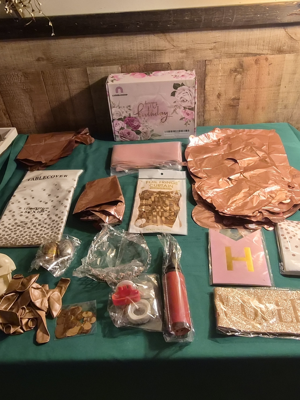 Rose Gold Party Decoration Kit - Birthday Table & Balloon Set